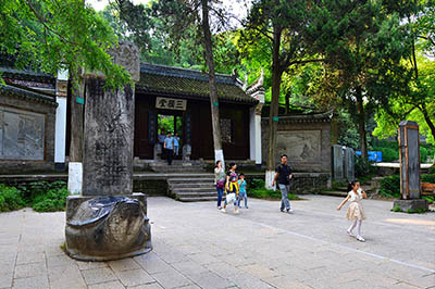【襄陽(yáng)】古隆中 中國(guó)唐城影視城 汽車二日游_4